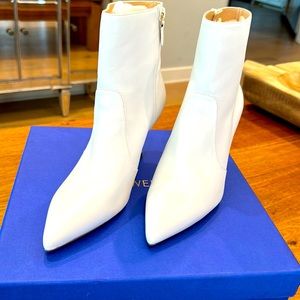 Stuart Weitzman size 39 (8.5) Melena 75 white booties